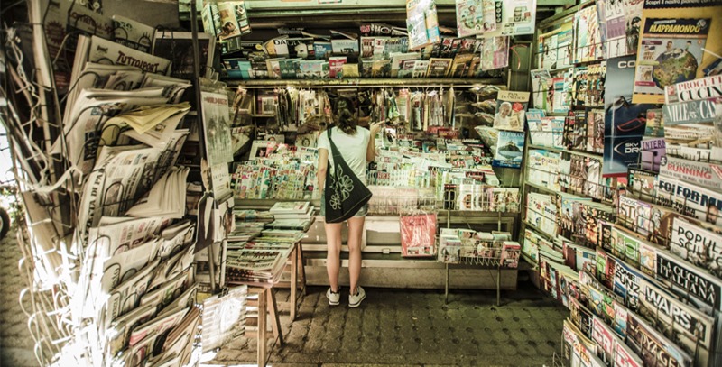 kiosko-con-prensa-italiana kiosko-con-prensa-italiana