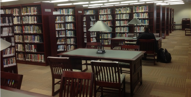 mesas-lectura-en-biblioteca