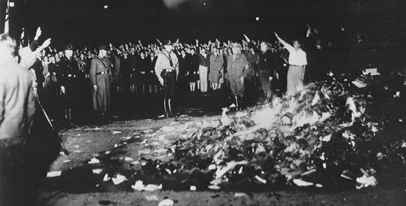 quema-de-libros-en-la-alemania-nazi