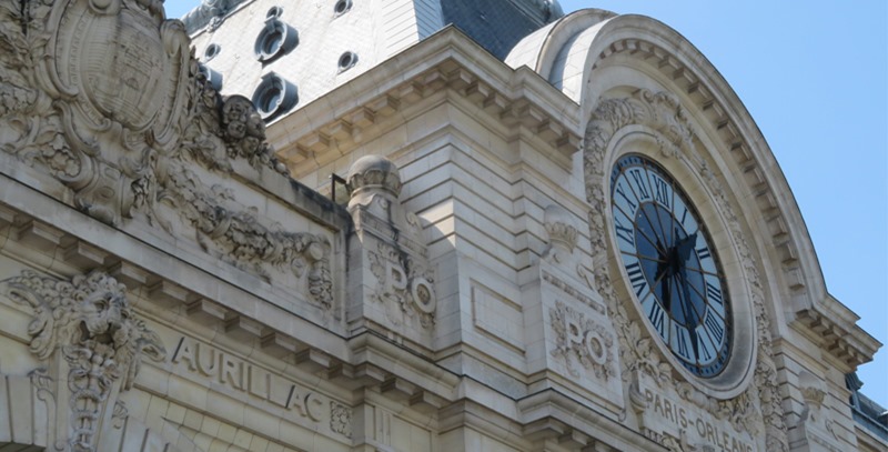 reloj-edificio-publico-paris