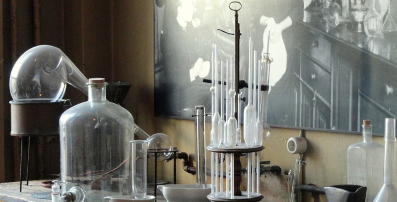 antiguo laboratorio quimica