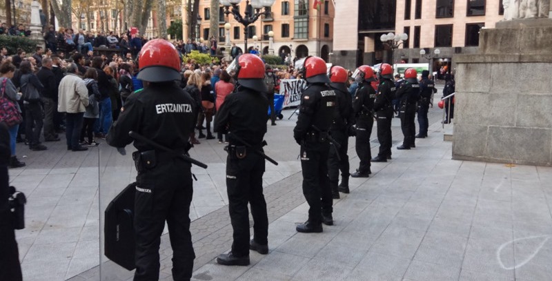 beltzas protestas palacio de justicia bilbao
